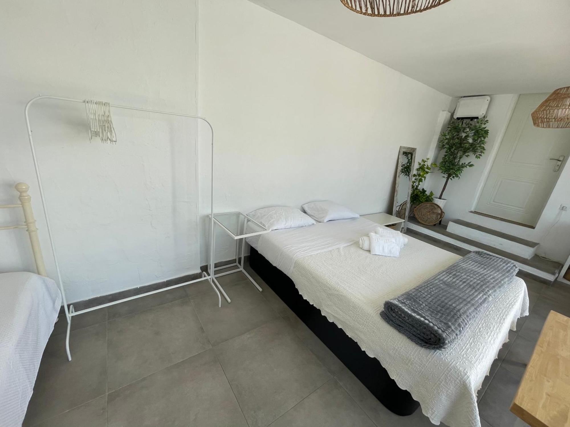 Mediterranean House - Habitaciones Privadas En Casa Compartida Mairena del Aljarafe Luaran gambar